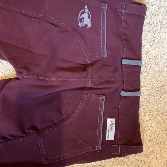 26R Maroon Piper Breeches - Picture 3 of 7